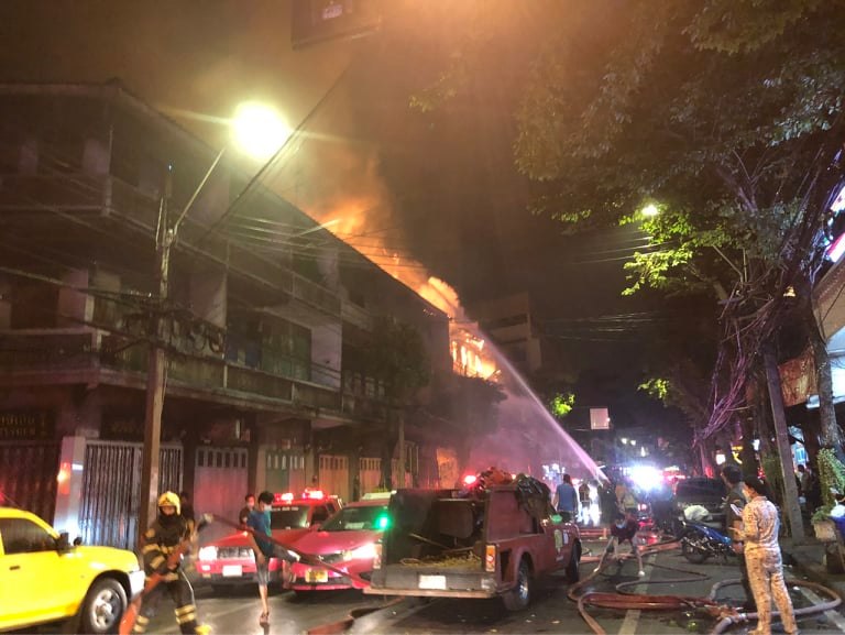 Fire, oxygen store, Talad Noi, next to the main road, Soi Charoenkrung 22, opposite 7-11 Talad Noi @js100radio