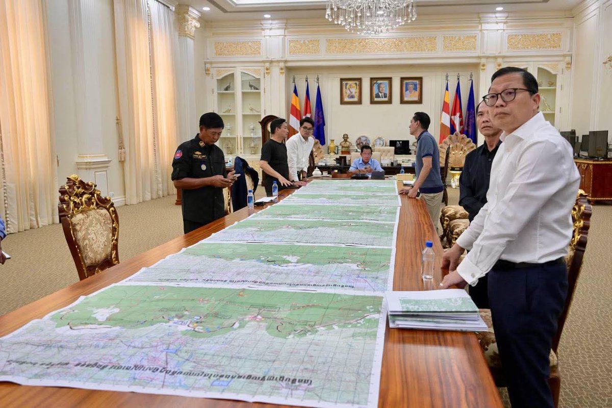 Cambodian Senate President Hun Sen posted photos on social media on Thursday showing his war room, and him commanding the battle against Thailand, declaring he's not fleeing, and harshly criticizing Thai politicians and journalists, saying 'Don't Thai to me.'
