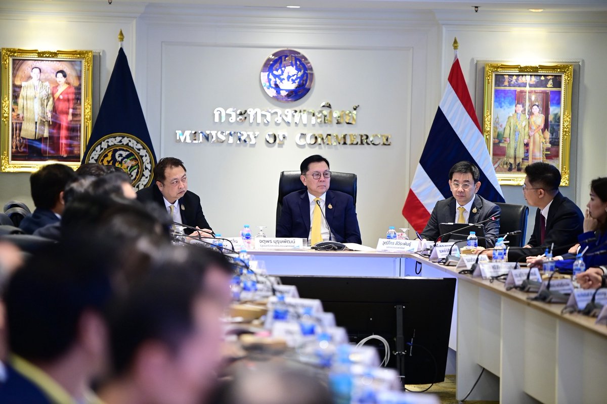 The Ministry of Commerce is responding to the new U.S. 19% tariff on Thai exports by setting up a one-stop service center to support affected businesses and continue negotiations on tariff details and pork import regulations