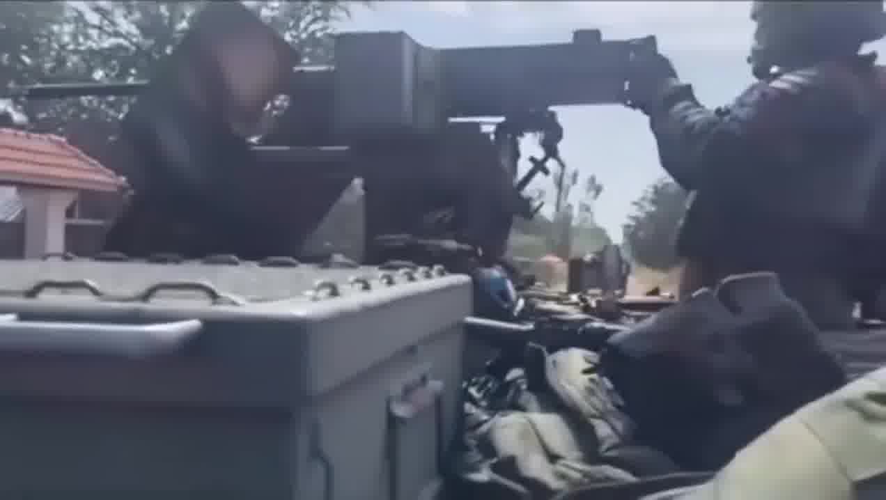 Thai troops take control of Bueng Takuan checkpoint, opposite the Ban Ta Phaya trade relaxation point in Sa Kaeo province – This morning, infantry and M1126 Stryker vehicles advanced amid fierce fighting with Cambodian forces. Cambodian troops reportedly used local homes as positions. By midday, Thai forces secured the area, raised the national flag, and set up defensive lines