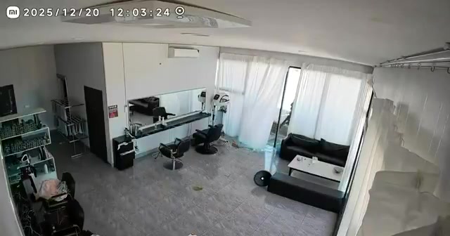 Security footage from Thmor Da showing RTMC marines investigating an abandoned hair salon / barbershop